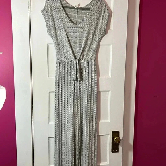 Adorable jumpsuit - Picture 1 of 4